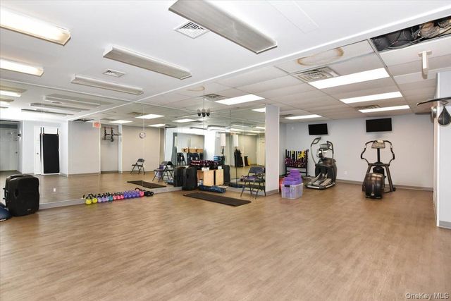 18-15 215th Street 4L, Bayside, NY 11360