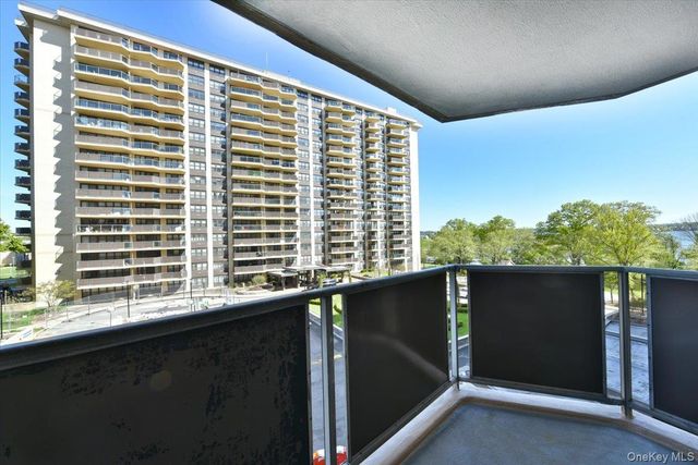 18-15 215th Street 4L, Bayside, NY 11360