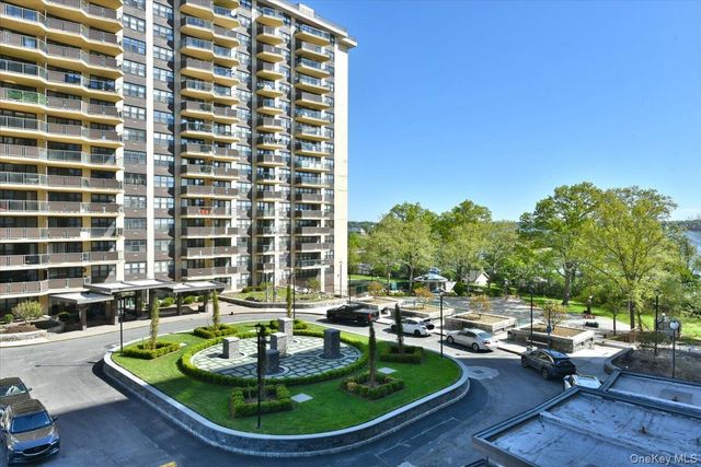 18-15 215th Street 4L, Bayside, NY 11360