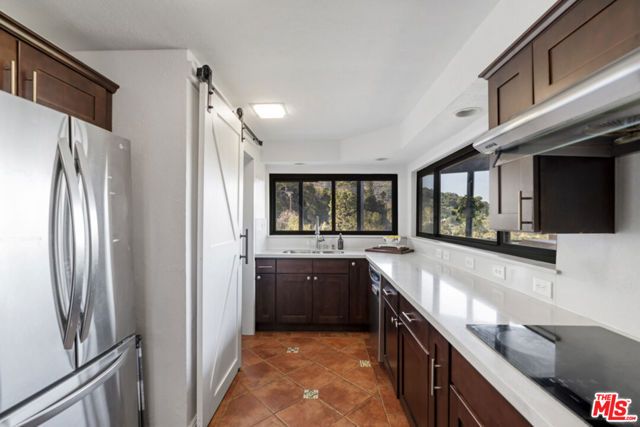 19901 Grand View Drive, Topanga (los Angeles), CA 90290