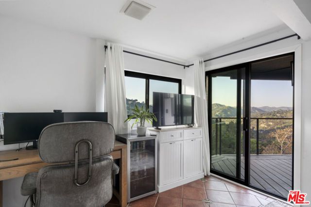 19901 Grand View Drive, Topanga (los Angeles), CA 90290