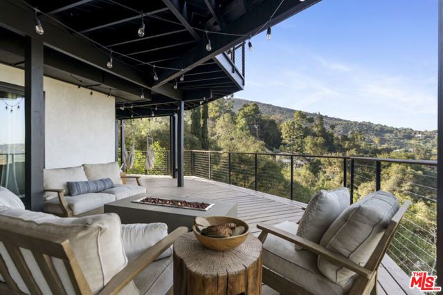 19901 Grand View Drive, Topanga (los Angeles), CA 90290