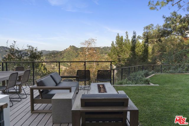 19901 Grand View Drive, Topanga (los Angeles), CA 90290