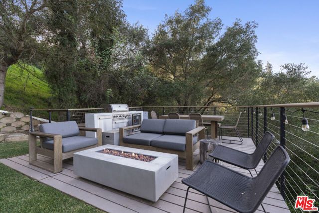 19901 Grand View Drive, Topanga (los Angeles), CA 90290