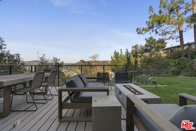 19901 Grand View Drive, Topanga (los Angeles), CA 90290