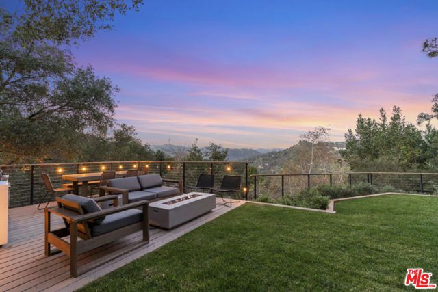 19901 Grand View Drive, Topanga (los Angeles), CA 90290