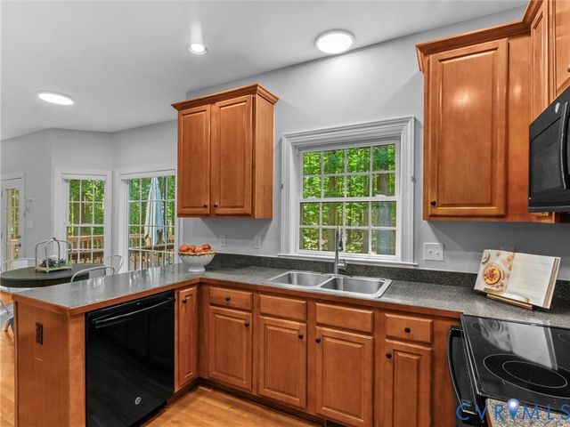 8607 Brechin Ln, Chesterfield, VA 23838