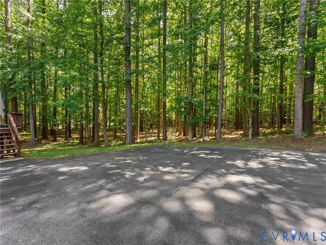 8607 Brechin Ln, Chesterfield, VA 23838