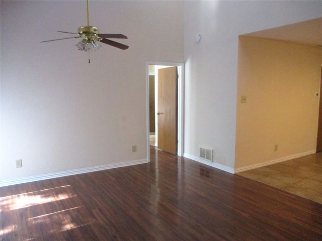 203 Yorkshire Court, Euless, TX 76040