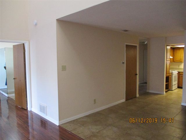 203 Yorkshire Court, Euless, TX 76040