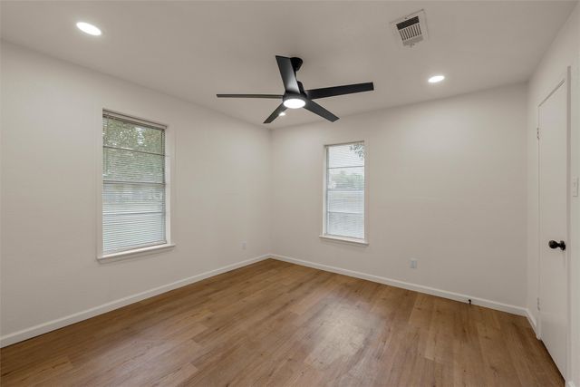 311 Arthur Street, Mcgregor, TX 76657