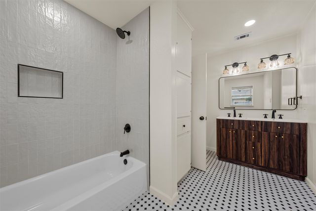 311 Arthur Street, Mcgregor, TX 76657