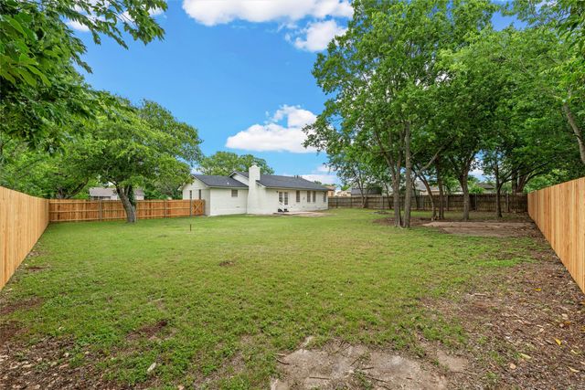 311 Arthur Street, Mcgregor, TX 76657