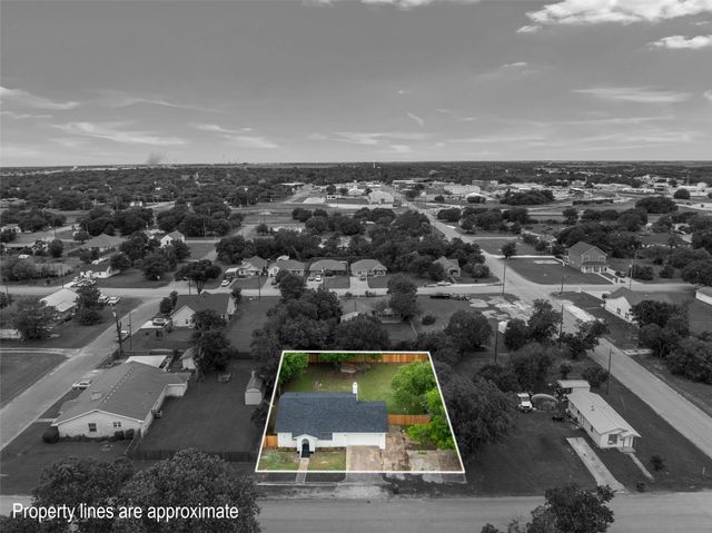 311 Arthur Street, Mcgregor, TX 76657