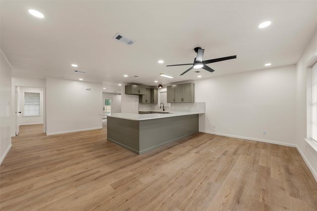 311 Arthur Street, Mcgregor, TX 76657