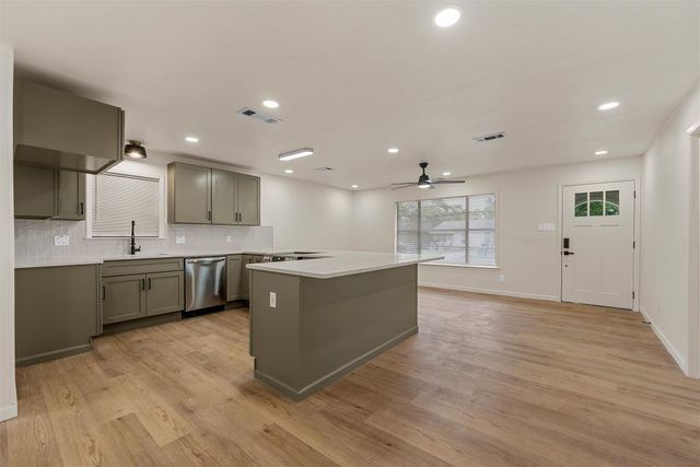 311 Arthur Street, Mcgregor, TX 76657