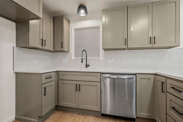 311 Arthur Street, Mcgregor, TX 76657