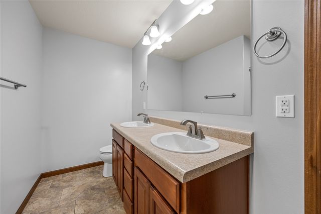 3355 Lennon Lane, Marion, IA 52302