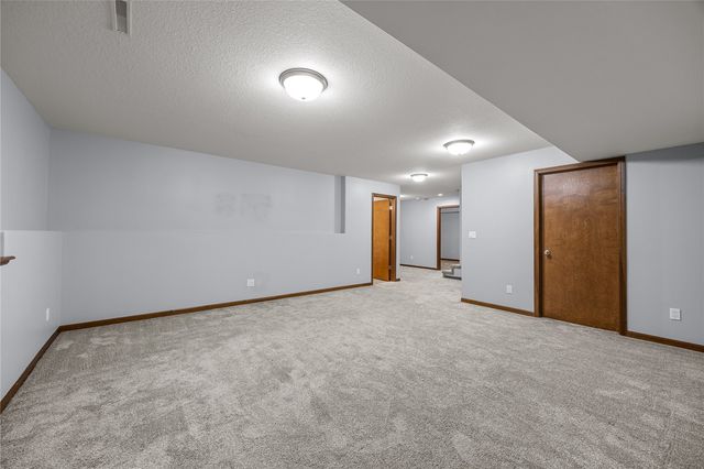 3355 Lennon Lane, Marion, IA 52302