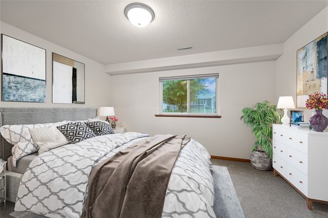 3355 Lennon Lane, Marion, IA 52302