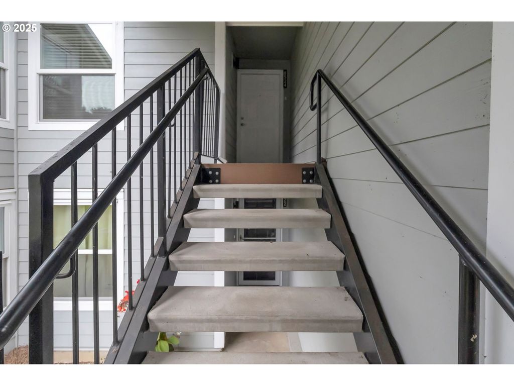 8524 Sw MOHAWK St, Tualatin, OR 97062