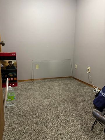 1314 E Hurley St, Haysville, KS 67060