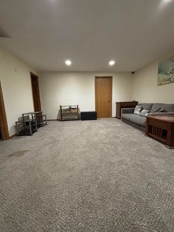 1314 E Hurley St, Haysville, KS 67060