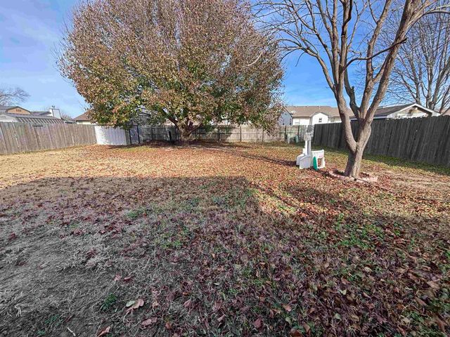 1314 E Hurley St, Haysville, KS 67060