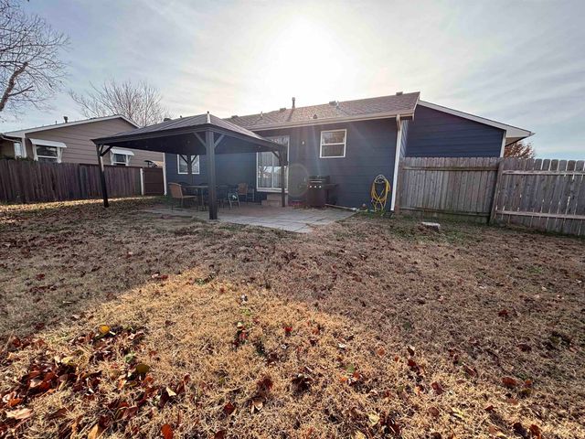 1314 E Hurley St, Haysville, KS 67060