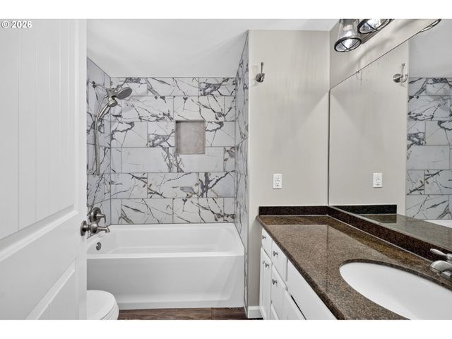 807 Se 4TH St, Battle Ground, WA 98604