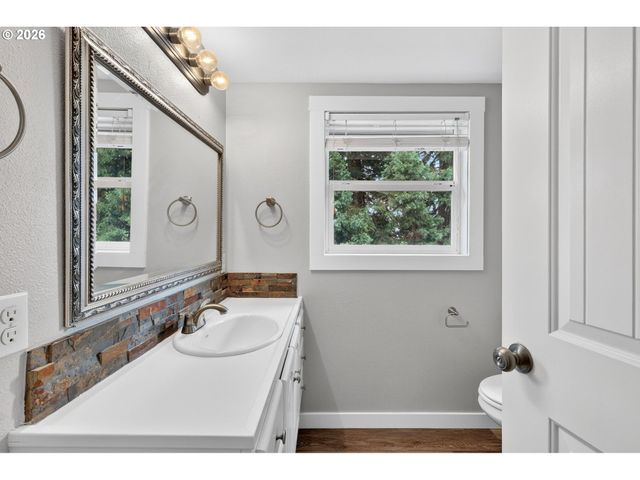 807 Se 4TH St, Battle Ground, WA 98604