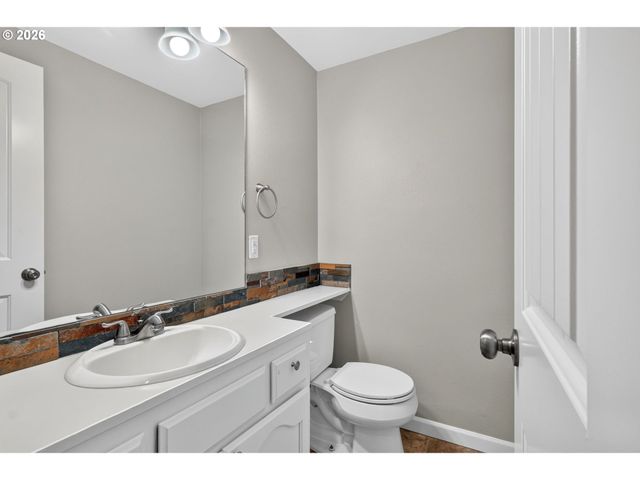 807 Se 4TH St, Battle Ground, WA 98604