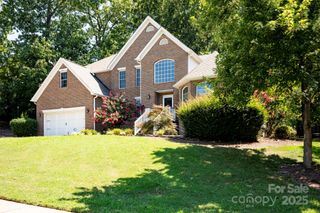 2624 Mt Isle Harbor Drive, Charlotte, NC 28214