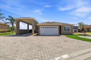 572 MEANDERING WAY, Polk City, FL 33868
