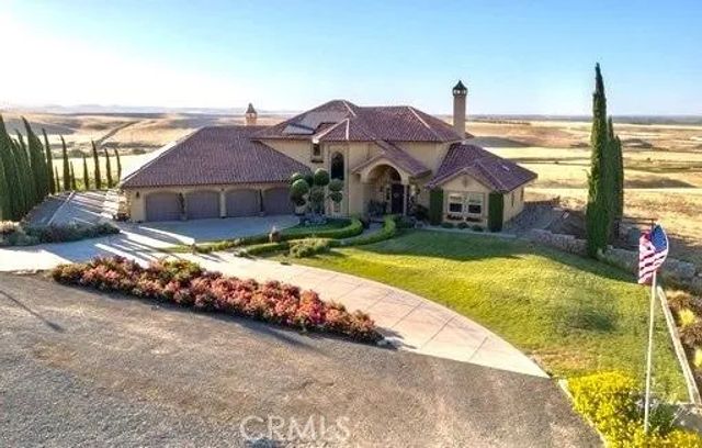 20711 Canyon Road, Los Banos, CA 93635