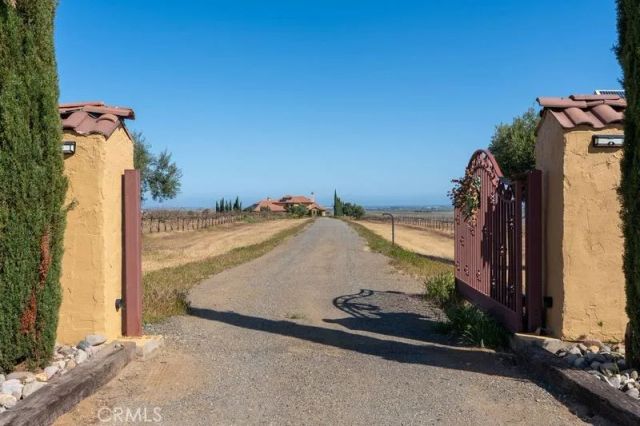 20711 Canyon Road, Los Banos, CA 93635