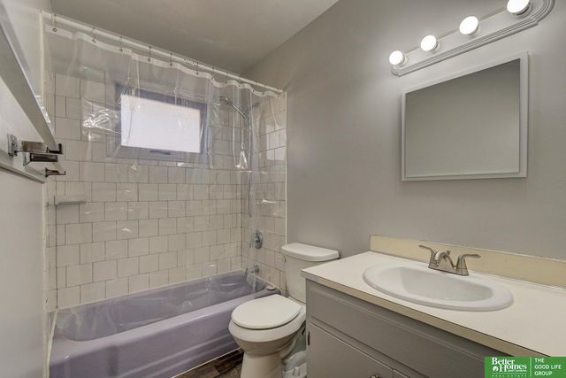 5205 N 48th Street, Omaha, NE 68104