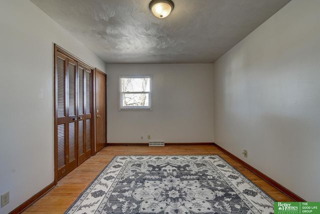 5205 N 48th Street, Omaha, NE 68104