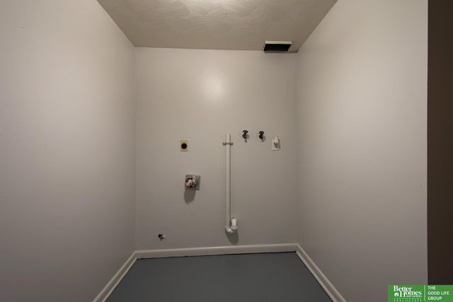 5205 N 48th Street, Omaha, NE 68104