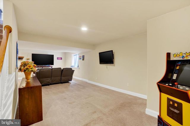 255 ANDREW DR, York, PA 17404