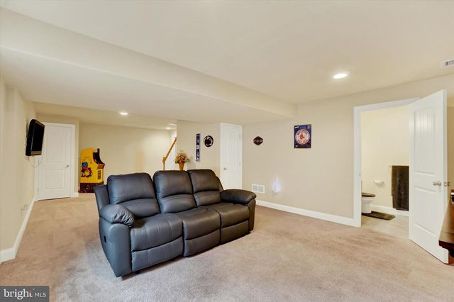 255 ANDREW DR, York, PA 17404