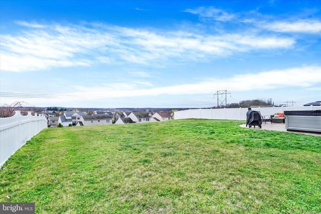 255 ANDREW DR, York, PA 17404