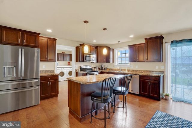 255 ANDREW DR, York, PA 17404