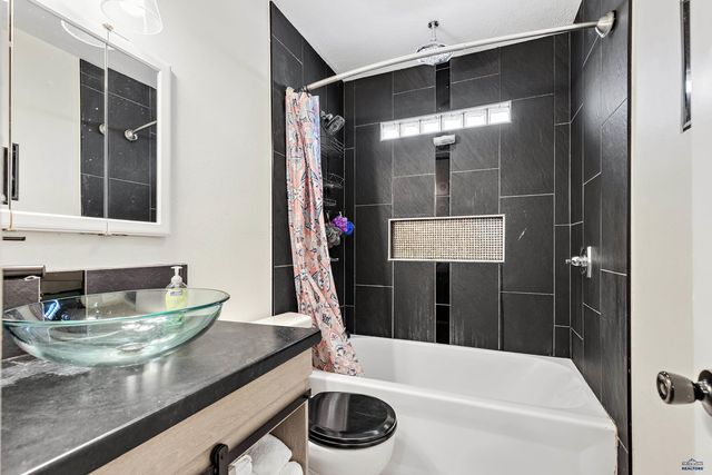 2103 MAYWOOD DR, Rapid City, SD 57701