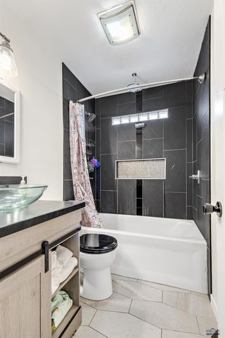 2103 MAYWOOD DR, Rapid City, SD 57701