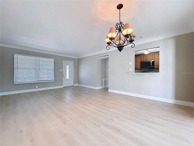 8822 BAY STREET NE, St Petersburg, FL 33702