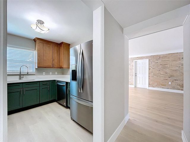 8822 BAY STREET NE, St Petersburg, FL 33702