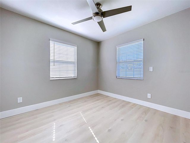 8822 BAY STREET NE, St Petersburg, FL 33702