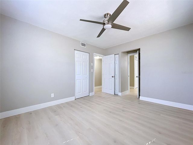 8822 BAY STREET NE, St Petersburg, FL 33702