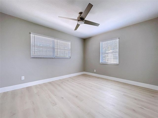 8822 BAY STREET NE, St Petersburg, FL 33702